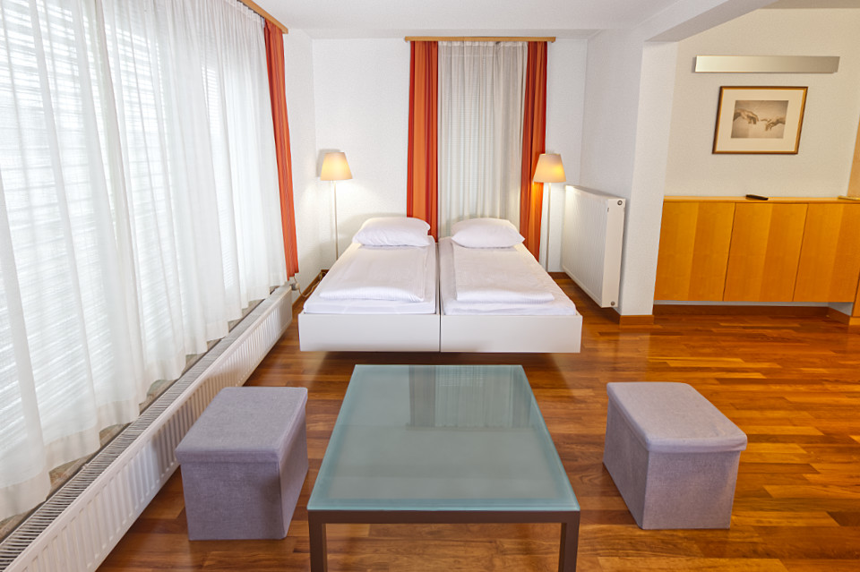 HOTEL-CREINA---Room-Deluxe-Suite-4-r1
