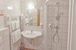 HOTEL-CREINA---Room-Double-Twin-Bathroom-2-r1