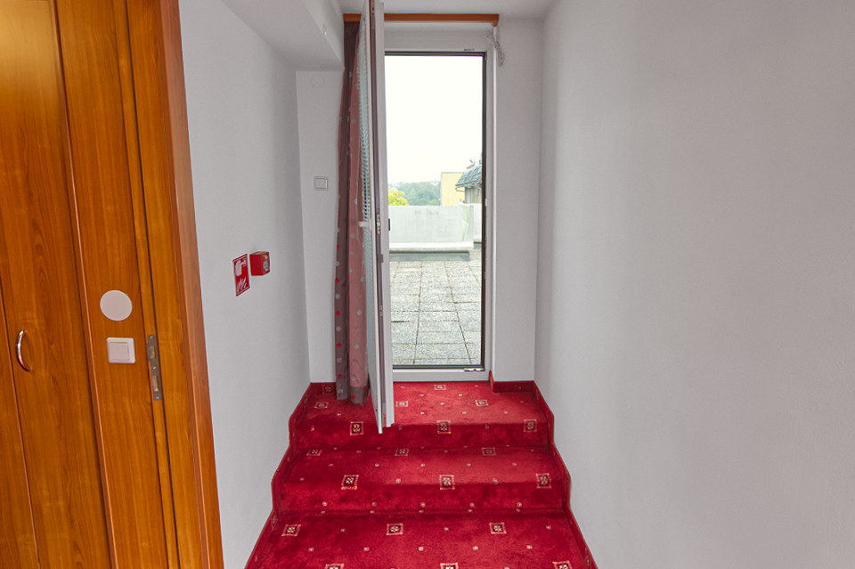 HOTEL-CREINA---Room-Standard-Suite-4-r1