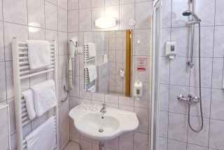 HOTEL-CREINA---Room-Standard-Suite-Bathroom-3-r1