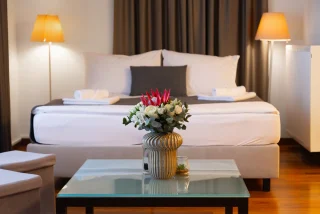HOTEL-CREINA---deluxe-suite---2-main-double-bed