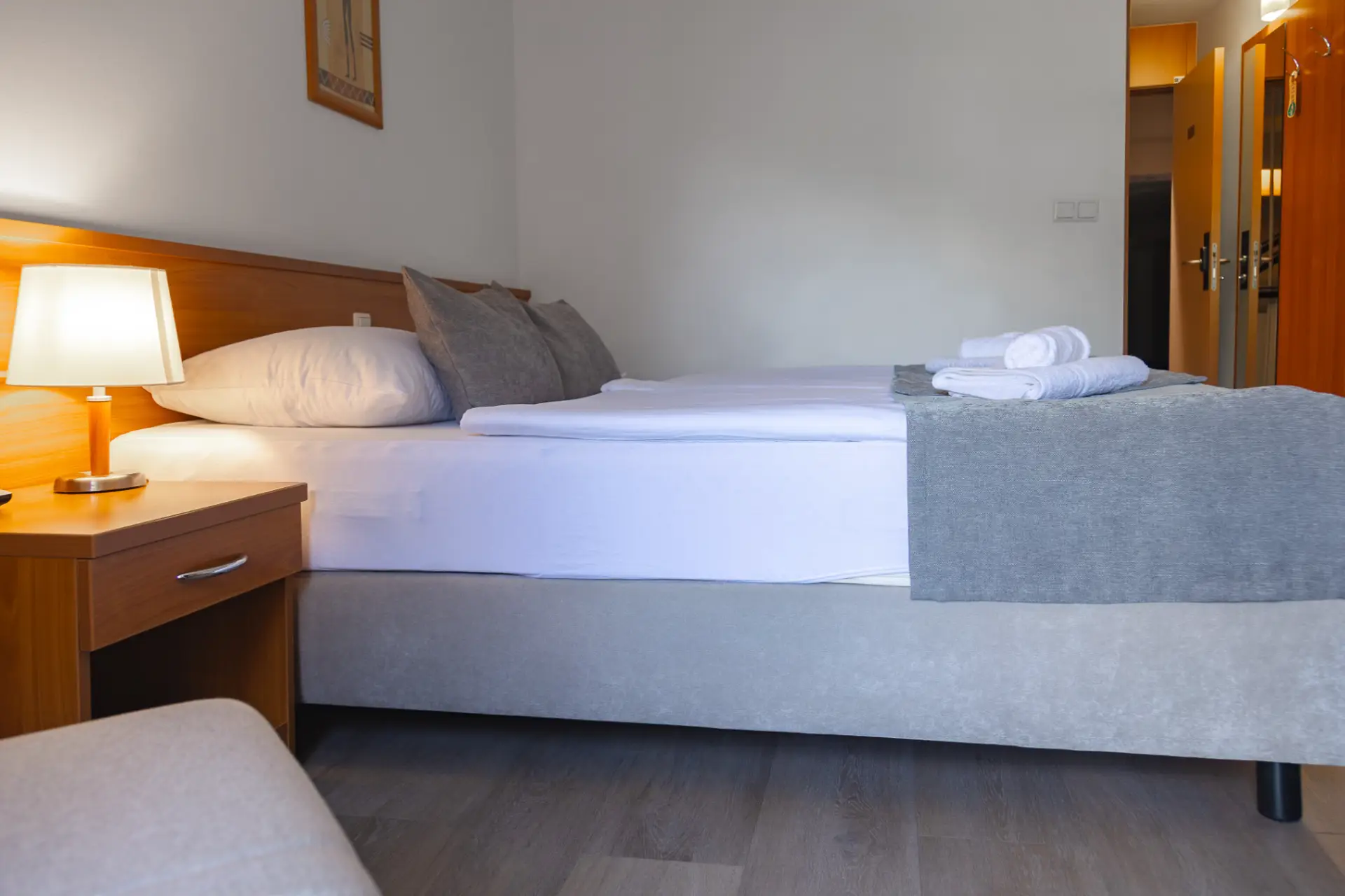 HOTEL-CREINA---room-with-double-or-twin-bed---2-double-bed