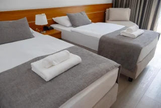 HOTEL-CREINA---room-with-double-or-twin-bed-plus---3-beds