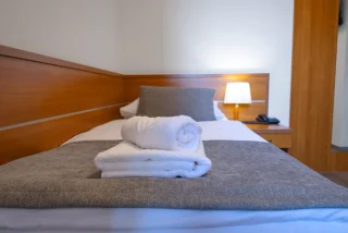 HOTEL-CREINA---room-with-single-bed---3-bed