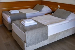 HOTEL-CREINA---standard-suite---2-room-twin-bed