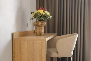 HOTEL-CREINA---standard-suite---3-room-double-bed---desk